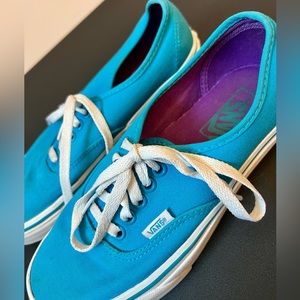 Authentic blue vans sneakers!